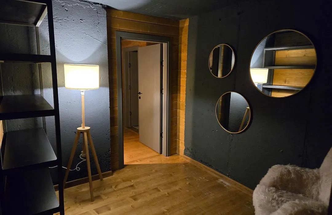 Boutique Hotel Entry E-1